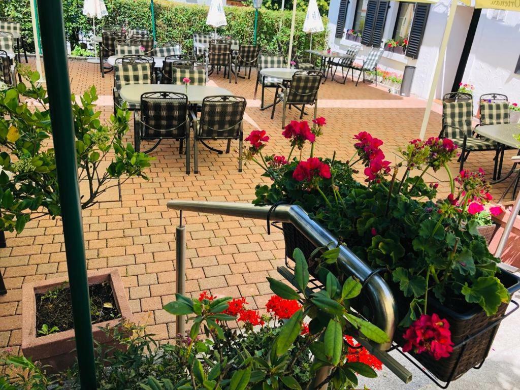 Gasthaus Blume บาเดน-บาเดน ภายนอก รูปภาพ